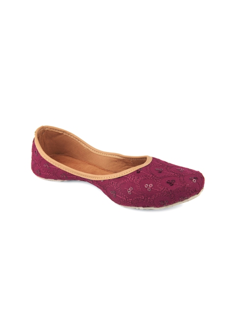 DESI COLOUR Girls Burgundy Embellished Mojaris