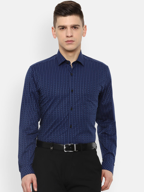 Louis Philippe Men Navy Blue Slim Fit Opaque Checked Casual Shirt
Louis Philippe Men Navy Blue Slim Fit Opaque Checked Casual Shirt