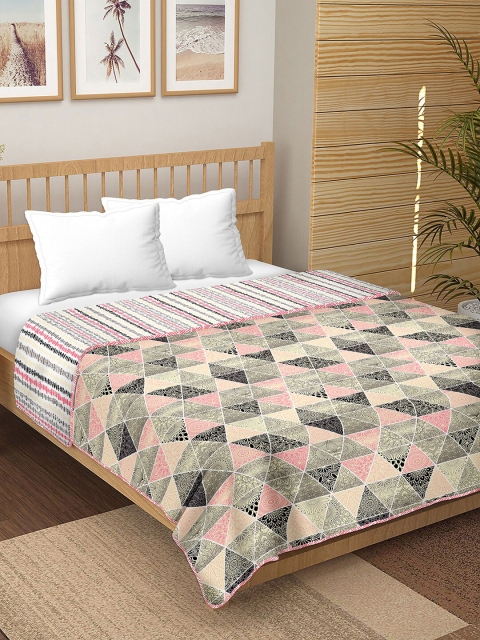 BELLA CASA White & Pink Floral AC Room 180 GSM Pure Cotton Reversible Double Bed Dohar
BELLA CASA White & Pink Floral AC Room 180 GSM Pure Cotton Reversible Double Bed Dohar