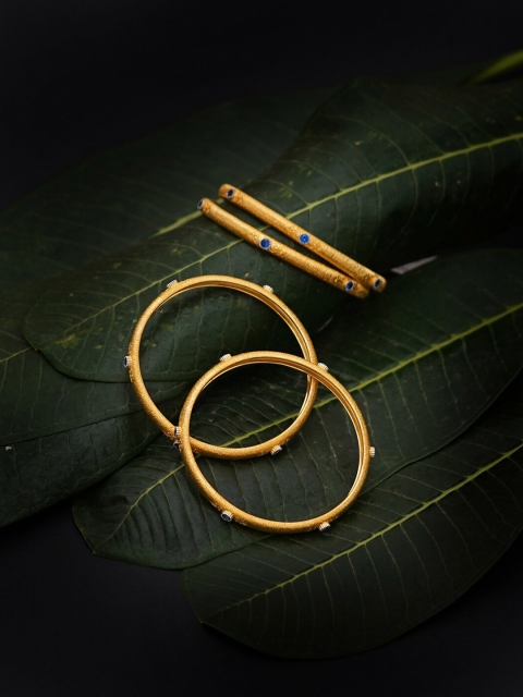 SANGEETA BOOCHRA Women Set Of 4 Gold-Toned & Plated Handcrafted Bangle Style Bracelets
SANGEETA BOOCHRA Women Set Of 4 Gold-Toned & Plated Handcrafted Bangle Style Bracelets