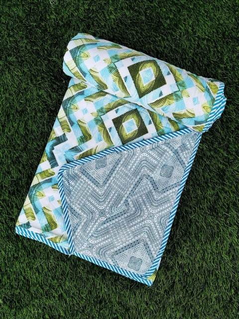 BELLA CASA Unisex Blue Geometric Printed Reversible 100 % Cotton Single 180 GSM AC Dohar
BELLA CASA Unisex Blue Geometric Printed Reversible 100 % Cotton Single 180 GSM AC Dohar