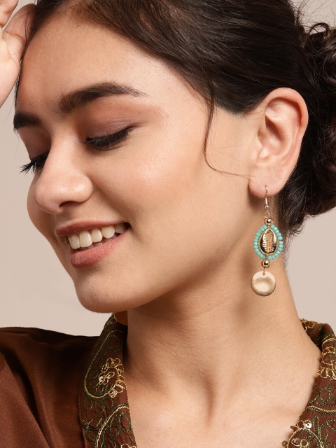 Sangria Gold-Toned & Turquoise Blue Beaded Contemporary Drop Earrings with Cowry Detail
Sangria Gold-Toned & Turquoise Blue Beaded Contemporary Drop Earrings with Cowry Detail