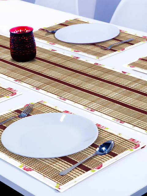 HomeStorie Maroon & Beige Set Of 4 Handmade River Grass Table Placemats with Runner
HomeStorie Maroon & Beige Set Of 4 Handmade River Grass Table Placemats with Runner