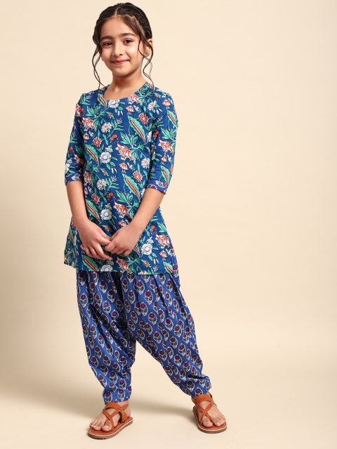 House of Pataudi Girls Blue Ethnic Motifs Printed Regular Pure Cotton Kurta with Patiala
House of Pataudi Girls Blue Ethnic Motifs Printed Regular Pure Cotton Kurta with Patiala