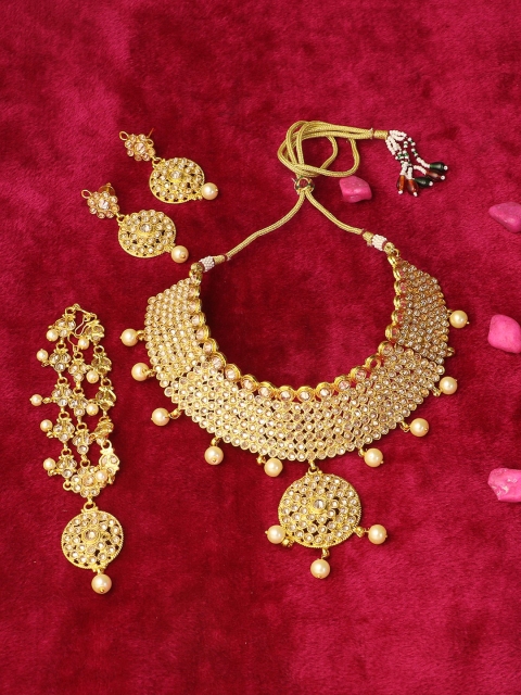 Adwitiya Collection 224CT Gold-Plated White Stone-Studded & Beaded Handcrafted Jewellery Set
Adwitiya Collection 224CT Gold-Plated White Stone-Studded & Beaded Handcrafted Jewellery Set