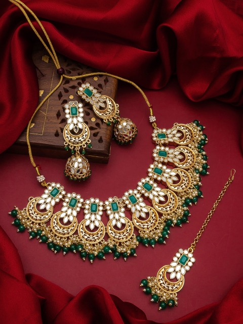 aadita Gold-Plated Green & White Stone-Studded & Pearl Beaded Handcrafted Jewellery Set
aadita Gold-Plated Green & White Stone-Studded & Pearl Beaded Handcrafted Jewellery Set