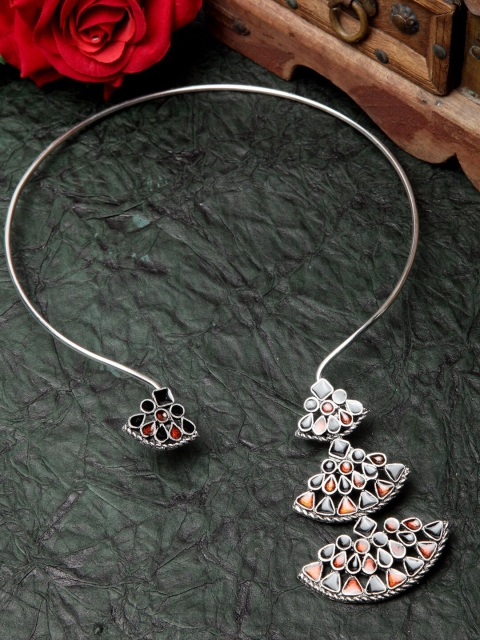 Moedbuille Women Red & Black Silver-Plated Hand Painted Meenakari Hasli Choker Necklace
Moedbuille Women Red & Black Silver-Plated Hand Painted Meenakari Hasli Choker Necklace