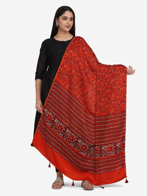THE WEAVE TRAVELLER Orange & White Ajrakh Printed Viscose Rayon Block Print Dupatta
THE WEAVE TRAVELLER Orange & White Ajrakh Printed Viscose Rayon Block Print Dupatta