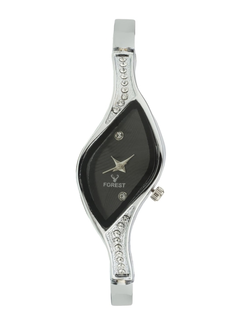 Hobforestessentials Women Black Dial & Silver Bracelet Straps Analogue Watch FR21-202-SLBK
Hobforestessentials Women Black Dial & Silver Bracelet Straps Analogue Watch FR21-202-SLBK