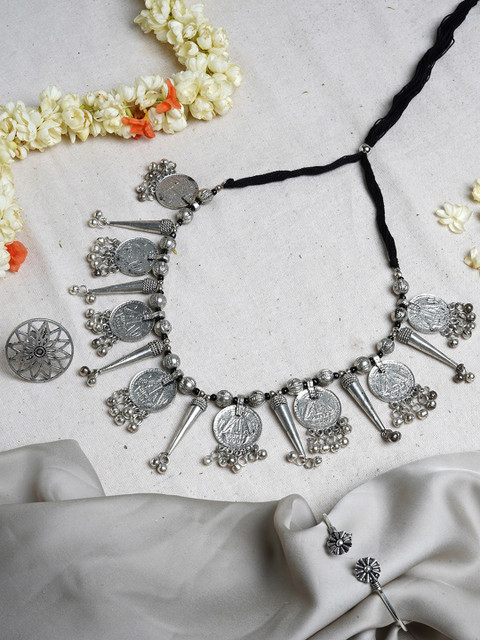 TEEJH Oxidised Silver-Plated Oxiised Jewellery Set
TEEJH Oxidised Silver-Plated Oxiised Jewellery Set