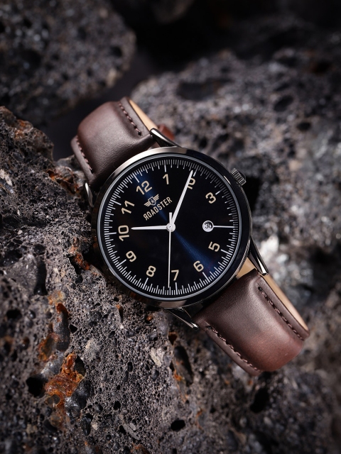 The Roadster Lifestyle Co Men Navy Blue Dial & Brown Leather Straps Analogue Watch MFB-PN-W4039G
The Roadster Lifestyle Co Men Navy Blue Dial & Brown Leather Straps Analogue Watch MFB-PN-W4039G