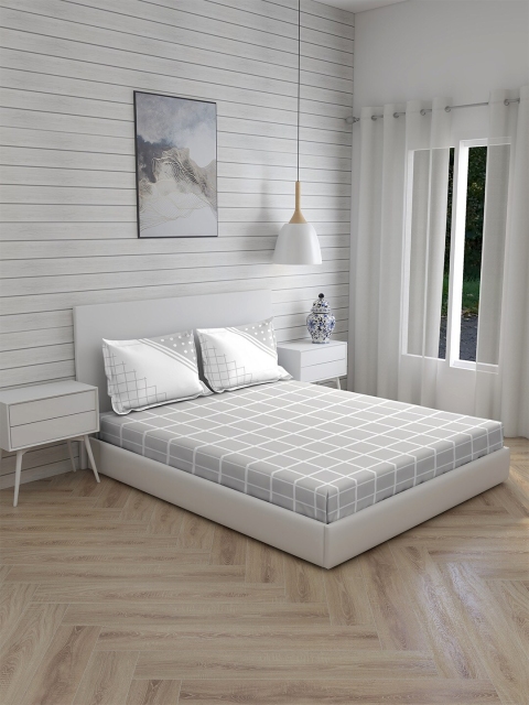 Boutique Living India Grey & White Geometric 160 TC King Bedsheet with 2 Pillow Covers
Boutique Living India Grey & White Geometric 160 TC King Bedsheet with 2 Pillow Covers