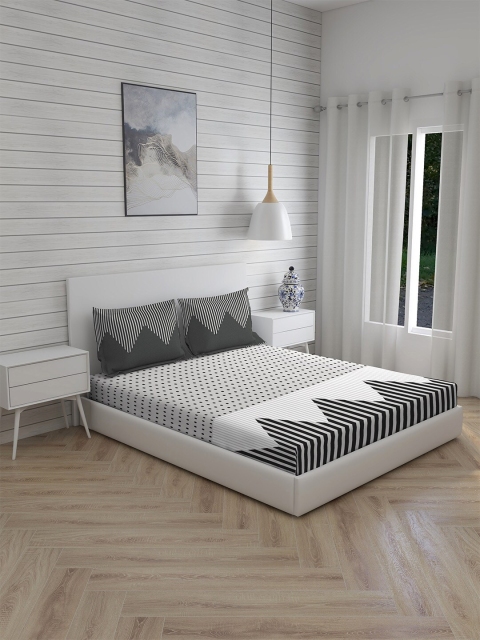 Boutique Living India Grey & Black Geometric 160 TC King Bedsheet with 2 Pillow Covers
Boutique Living India Grey & Black Geometric 160 TC King Bedsheet with 2 Pillow Covers