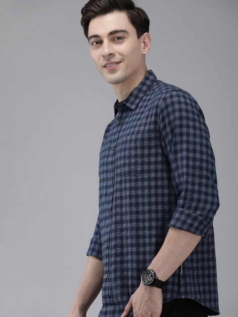 THE BEAR HOUSE Men Navy Blue Slim Fit Vintage Plaids Edition Pure Cotton Checked Shirt
THE BEAR HOUSE Men Navy Blue Slim Fit Vintage Plaids Edition Pure Cotton Checked Shirt