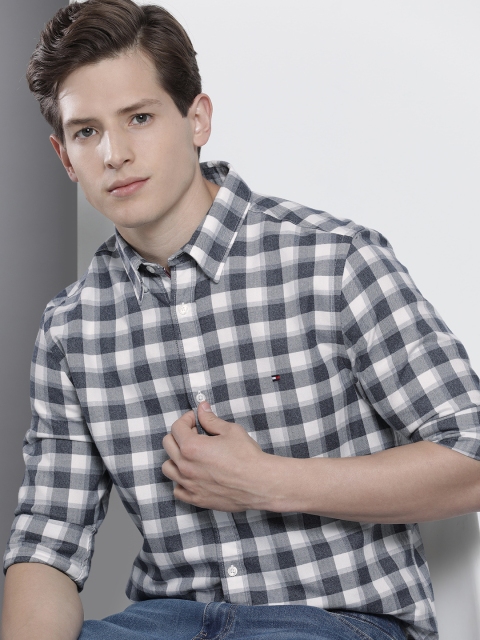 Tommy Hilfiger Men Navy Blue & White Slim Fit Buffalo Checked Pure Cotton Casual Shirt
Tommy Hilfiger Men Navy Blue & White Slim Fit Buffalo Checked Pure Cotton Casual Shirt