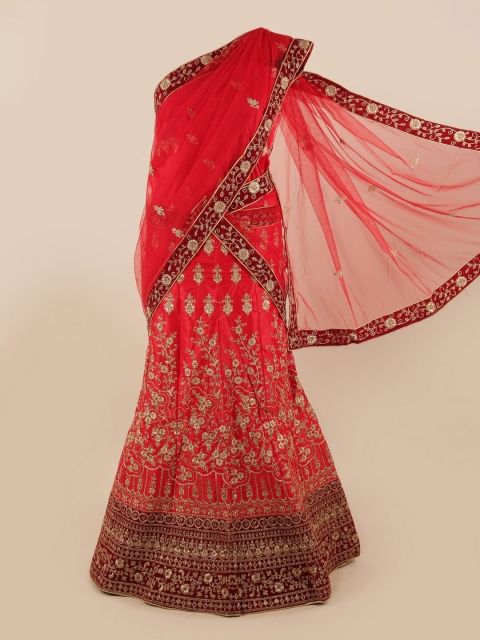 Pothys Red & Gold-Toned Embroidered Thread Work Unstitched Lehenga & Blouse With Dupatta
Pothys Red & Gold-Toned Embroidered Thread Work Unstitched Lehenga & Blouse With Dupatta