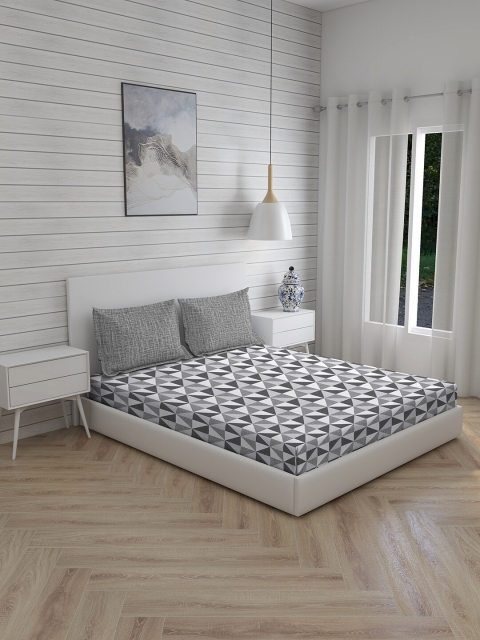 Boutique Living India Grey & White Printed Cotton 144 TC King Bedsheet with Pillow Covers
Boutique Living India Grey & White Printed Cotton 144 TC King Bedsheet with Pillow Covers