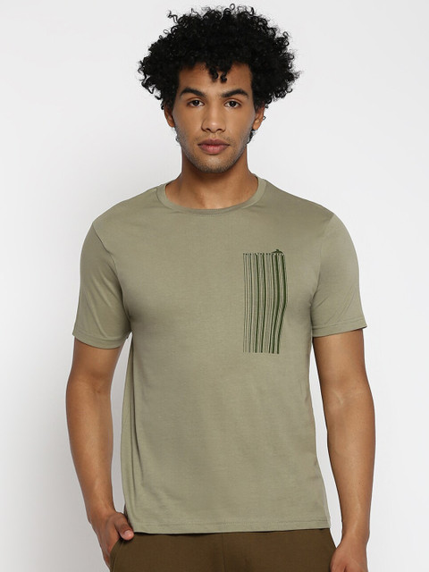 SPARROWHAWK Men Olive Green Cotton T-shirt 
SPARROWHAWK Men Olive Green Cotton T-shirt