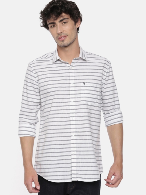 Swiss Club Men Green Slim Fit Horizontal Stripes Opaque Striped Pure Cotton Casual Shirt
Swiss Club Men Green Slim Fit Horizontal Stripes Opaque Striped Pure Cotton Casual Shirt