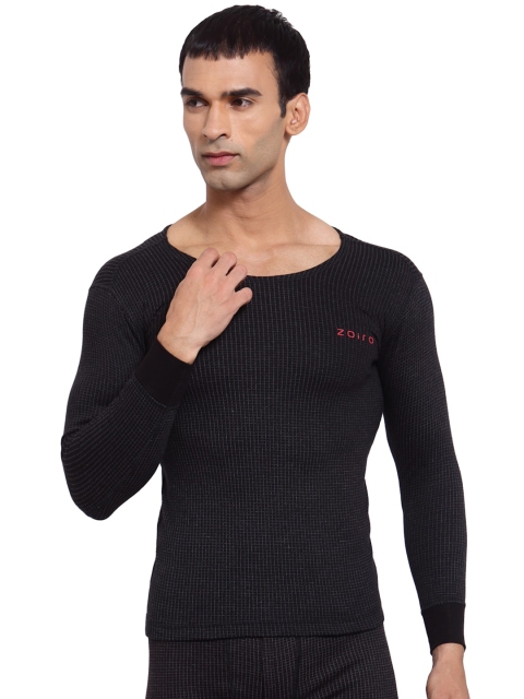 Zoiro Men Black Solid Thermal Top