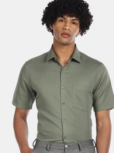 Arrow Men Green Opaque Casual Shirt 
Arrow Men Green Opaque Casual Shirt