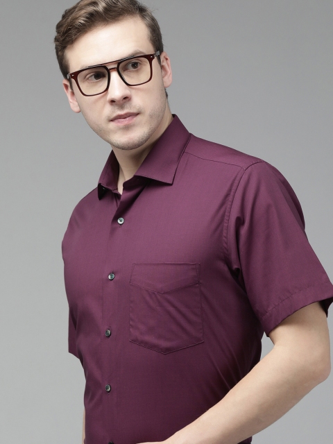 Van Heusen Men Magenta Solid Short Sleeved Tailored Fit Formal Shirt