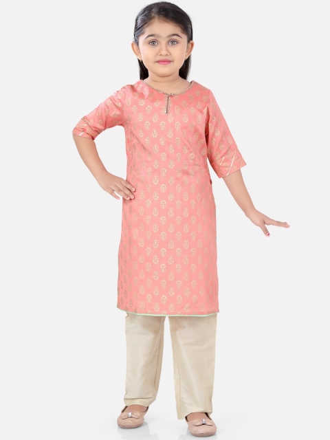 Ashneeta Girls Peach-Coloured Ethnic Motifs Printed Pure Cotton Kurta with Pyjamas