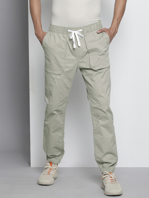 Tommy Hilfiger Men Grey Solid Loose Fit Trousers
Tommy Hilfiger Men Grey Solid Loose Fit Trousers