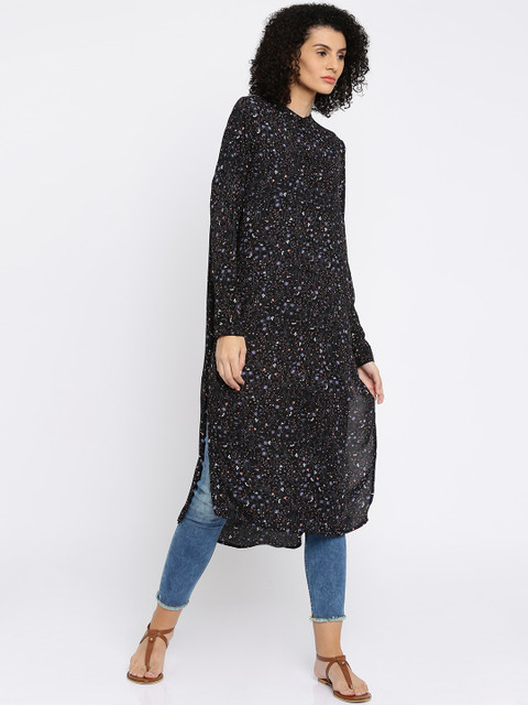 ONLY Women Black Printed Longline Shirt
ONLY Women Black Printed Longline Shirt