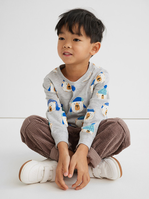 H&M Boys Grey Printed Cotton top
H&M Boys Grey Printed Cotton top