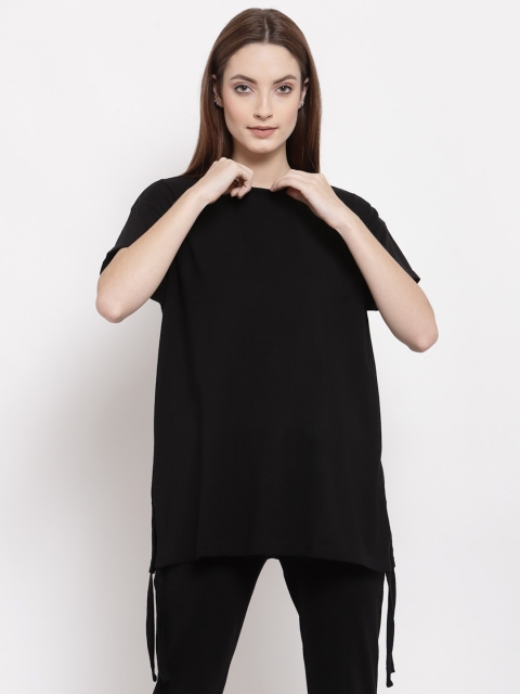 I Am Animal Black Organic Cotton Loose Fit Rope T-Shirt with Vertical Print at Center Back
I Am Animal Black Organic Cotton Loose Fit Rope T-Shirt with Vertical Print at Center Back