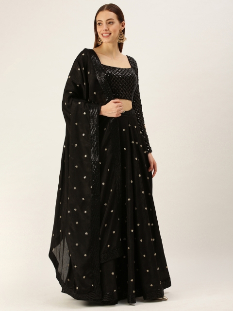 EthnoVogue Black & Golden Embellished Made to Measure Lehenga & Blouse With Dupatta
EthnoVogue Black & Golden Embellished Made to Measure Lehenga & Blouse With Dupatta