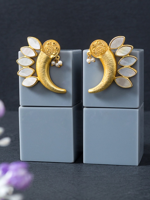Golden Peacock Gold-Toned & Off White Stone Studded & Beaded Tusk Shaped Studs Earrings
Golden Peacock Gold-Toned & Off White Stone Studded & Beaded Tusk Shaped Studs Earrings
