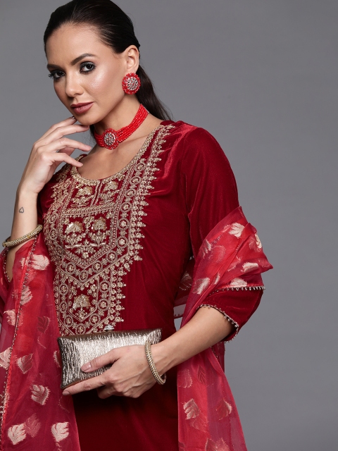 Indo Era Women Red Embroidered Sequined Velvet Bandhani Kurta & Palazzo With Dupatta
Indo Era Women Red Embroidered Sequined Velvet Bandhani Kurta & Palazzo With Dupatta