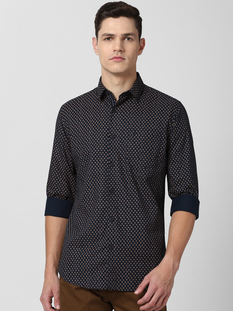 Van Heusen Sport Men Navy Blue Slim Fit Printed Pure Cotton Casual Shirt
Van Heusen Sport Men Navy Blue Slim Fit Printed Pure Cotton Casual Shirt