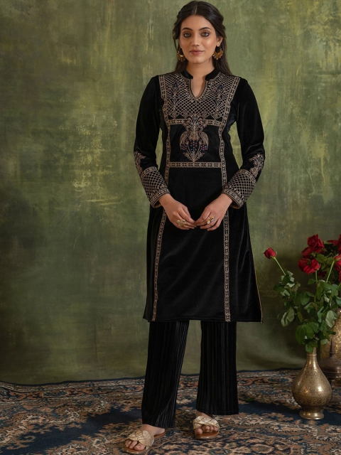 Lakshita Women Charcoal & Gold-Toned Ethnic Motifs Embroidered Thread Work Velvet Kurta
Lakshita Women Charcoal & Gold-Toned Ethnic Motifs Embroidered Thread Work Velvet Kurta