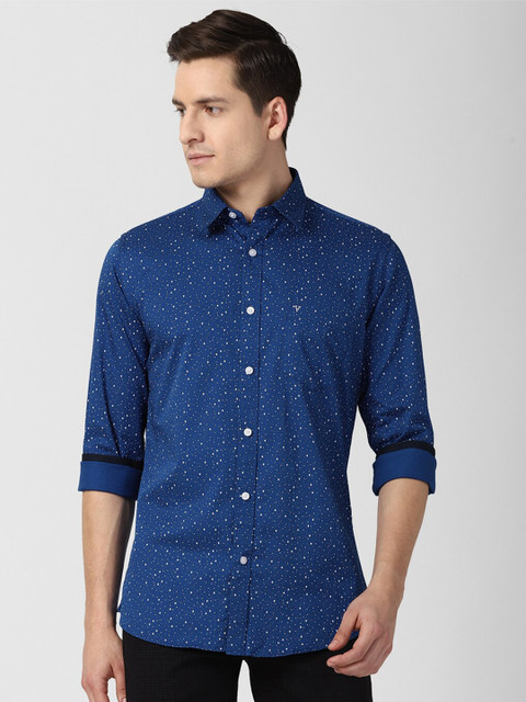Van Heusen Sport Men Blue Slim Fit Printed Pure Cotton Casual Shirt
Van Heusen Sport Men Blue Slim Fit Printed Pure Cotton Casual Shirt