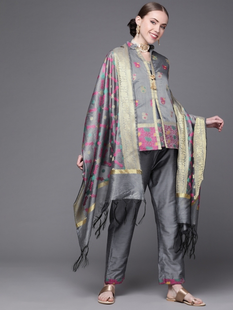 Chhabra 555 Women Grey & Pink Ethnic Motif Woven Design Krta with Trousers & Dupatta
Chhabra 555 Women Grey & Pink Ethnic Motif Woven Design Krta with Trousers & Dupatta