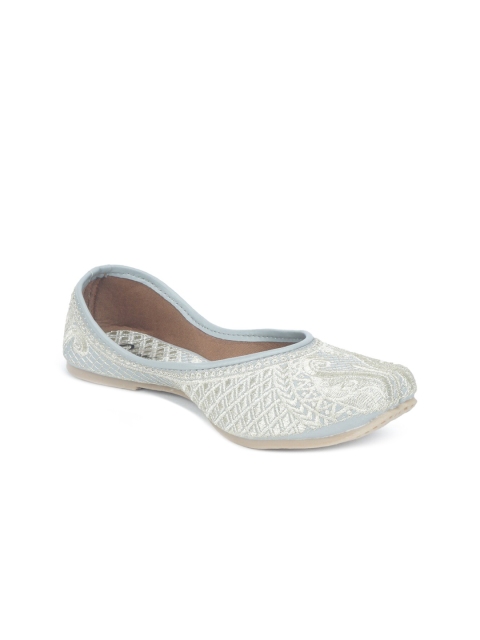 The Desi Dulhan Women Grey Embellished Ethnic Mojaris Flats