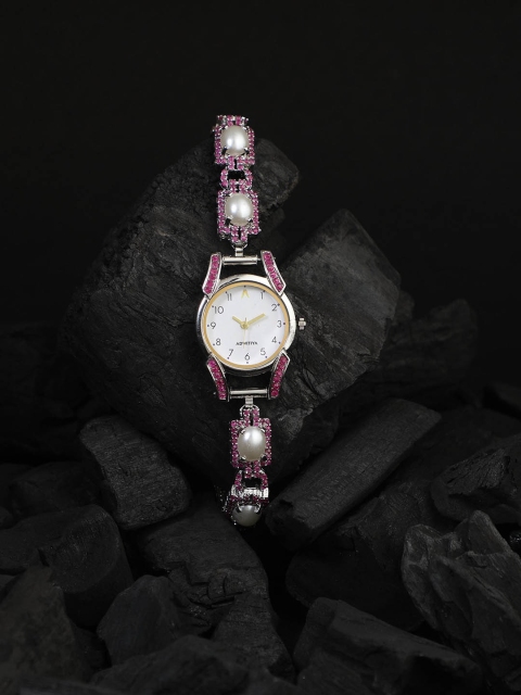 Adwitiya Women White Embellished Dial & Rhodium-Plated Bracelet Style Straps Analogue Watch, Silver
Adwitiya Women White Embellished Dial & Rhodium-Plated Bracelet Style Straps Analogue Watch, Silver
