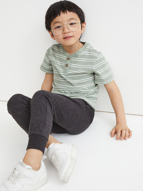 H&M Boys Grey Jersey Joggers
H&M Boys Grey Jersey Joggers