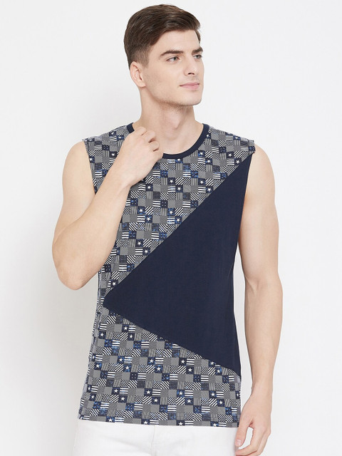 Hypernation Men Navy Blue Printed T-shirt
Hypernation Men Navy Blue Printed T-shirt