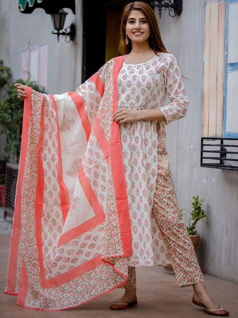 KAAJH Women White & Pink Floral Screen Printed Cotton Straight Kurta Trousers Dupatta
KAAJH Women White & Pink Floral Screen Printed Cotton Straight Kurta Trousers Dupatta