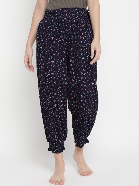 V2 Value & Variety Women Blue & Maroon Floral Printed Smocked Lounge Crop Harem Pants
V2 Value & Variety Women Blue & Maroon Floral Printed Smocked Lounge Crop Harem Pants
