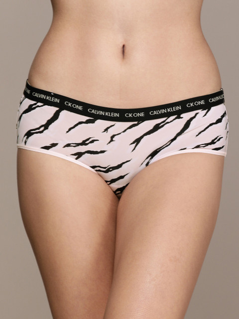 Calvin Klein Underwear Women Pink & Black Animal Printed Hipster- QD3793W2U 
Calvin Klein Underwear Women Pink & Black Animal Printed Hipster- QD3793W2U