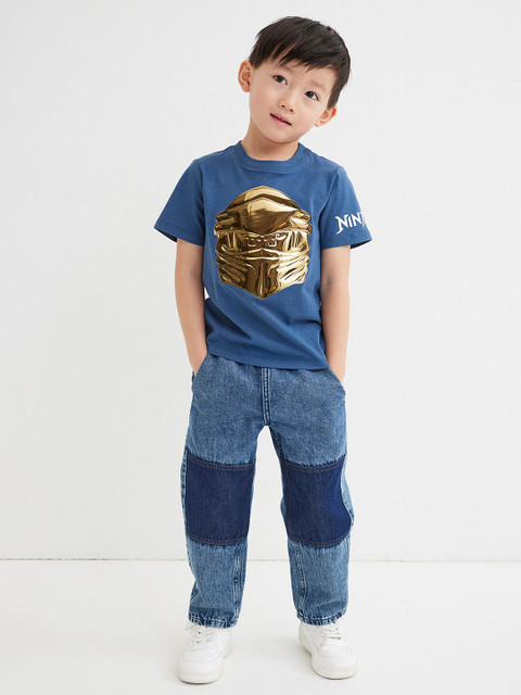 H&M Boys Blue Round Neck Interactive-Motif T-Shirt
H&M Boys Blue Round Neck Interactive-Motif T-Shirt