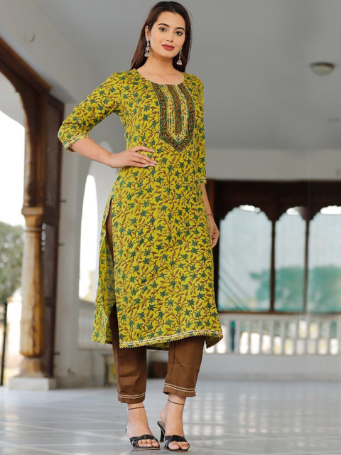 SINGNI Women Green Floral Printed Thread Work Kurta
SINGNI Women Green Floral Printed Thread Work Kurta