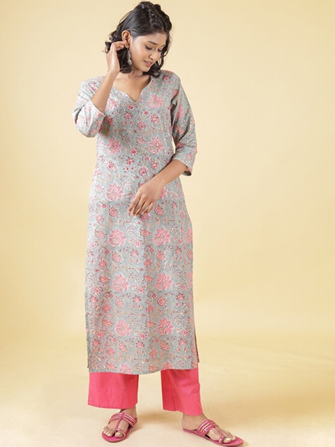 Shuddhi Women Multicoloured Geometric Embroidered Flared Sleeves Gotta Patti Kurta, Multi
Shuddhi Women Multicoloured Geometric Embroidered Flared Sleeves Gotta Patti Kurta, Multi