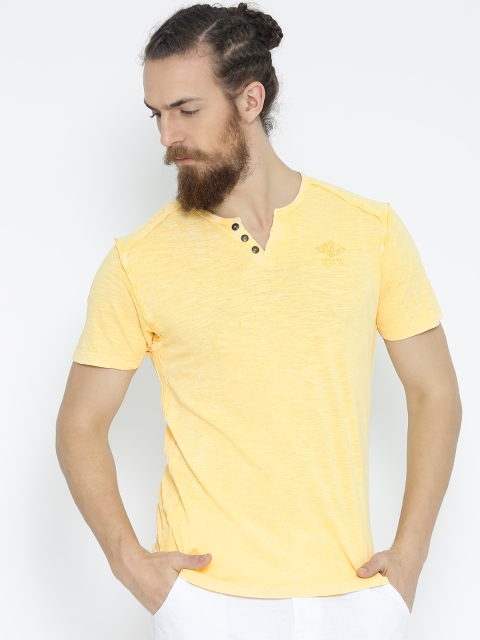 Pepe Jeans Men Yellow Solid Slim Round Neck T-shirt