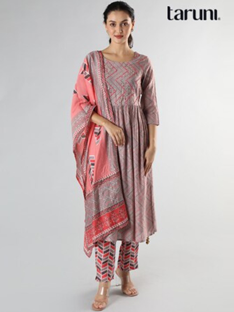 taruni Women Pink Floral Embroidered Angrakha Dupion Silk Kurta with Skirt & With Dupatta
taruni Women Pink Floral Embroidered Angrakha Dupion Silk Kurta with Skirt & With Dupatta